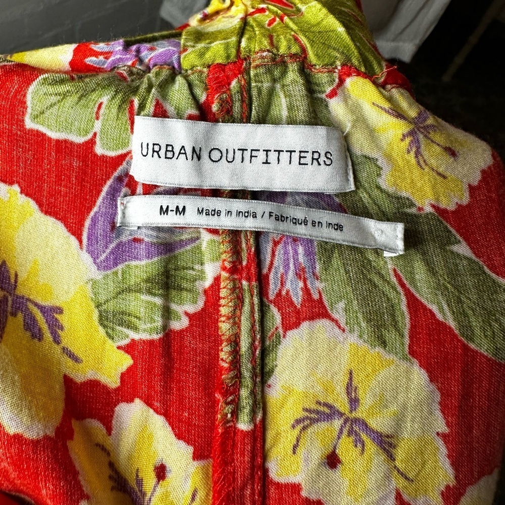 Urban Outfitters Lightweight Red Tropical Floral Shorts - Picture 11 of 12